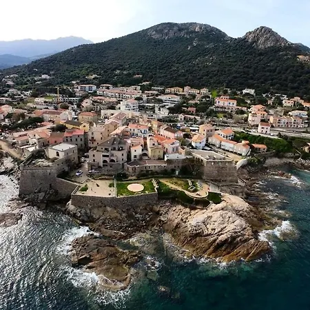 Emplacement Ideal 3 Pieces 50 M De La