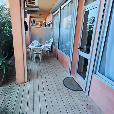 Апартаменты Emplacement Ideal 3 Pieces 50 M De La